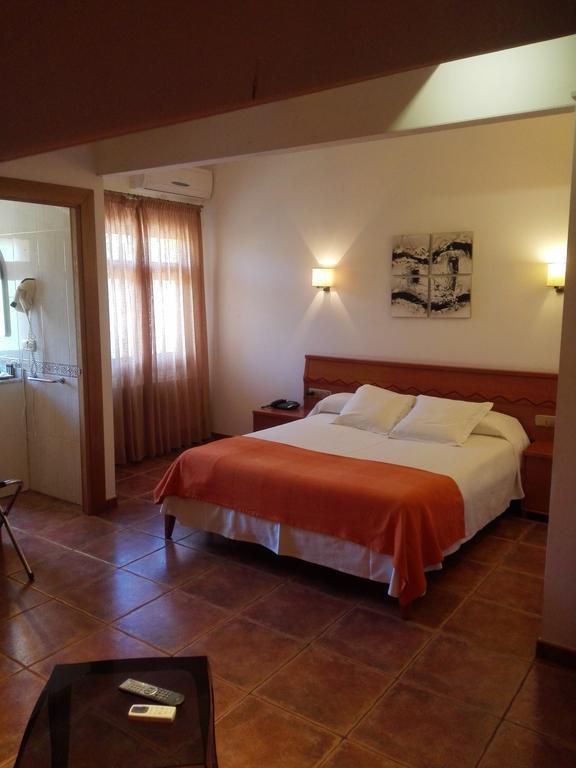 Hotel Porta D'Alella Exterior photo